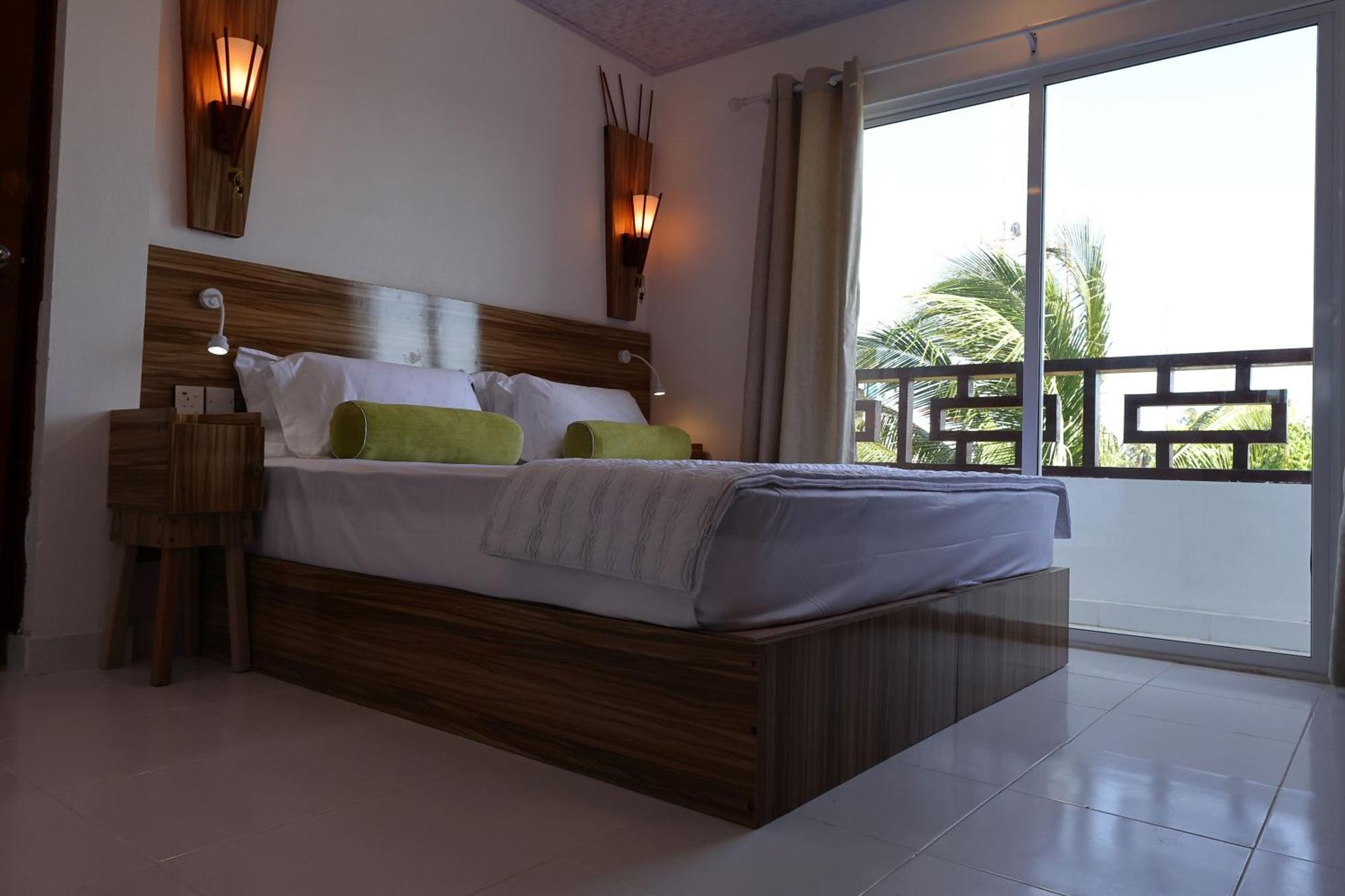 Hotel Batuta Maldives Fourson Thulusdhoo Exterior foto